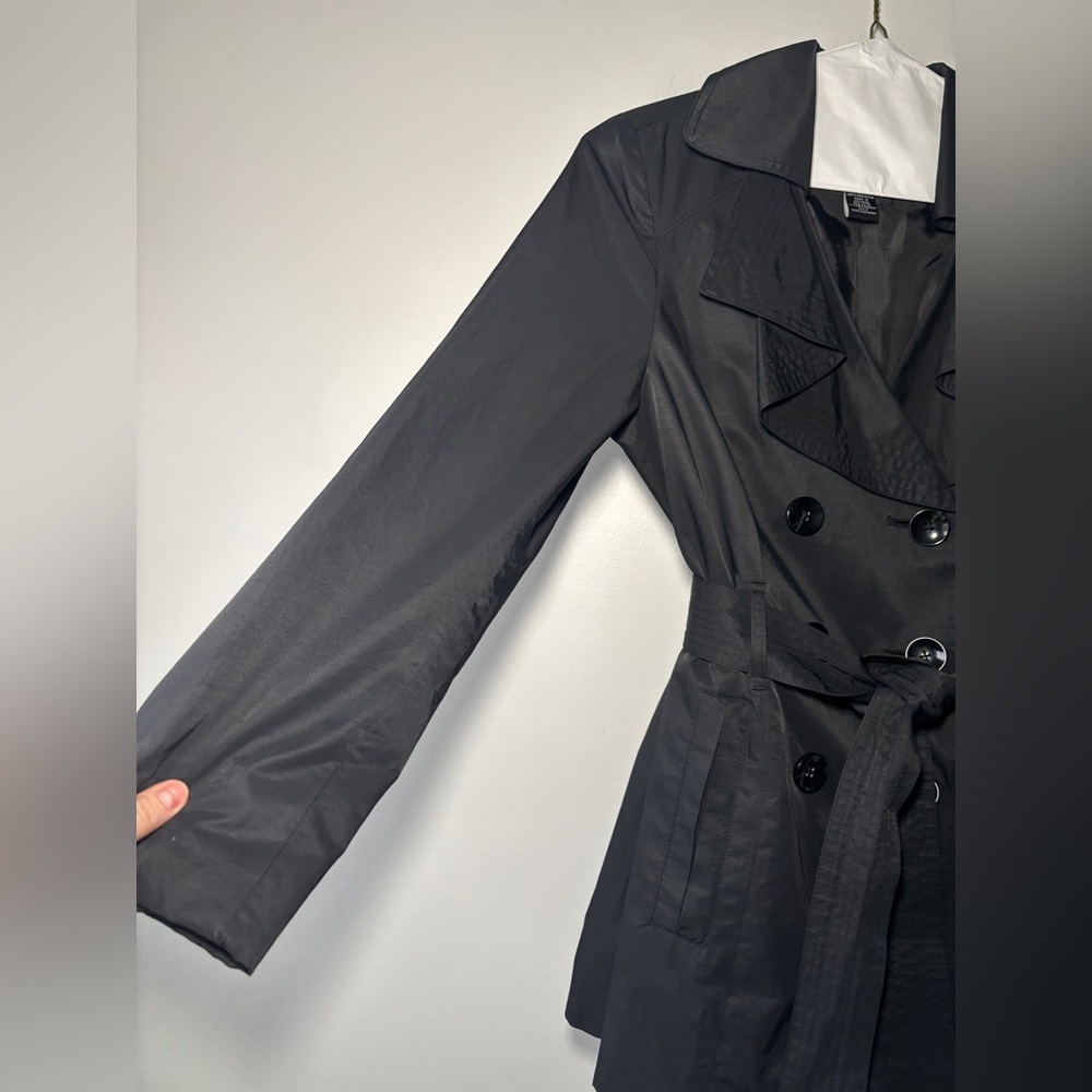 Women's London Fog Black Double-Breasted Belted Collared Trench Size Small - Picture 4 of 10